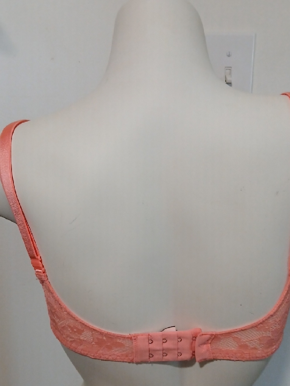 Victoria's Secret Dream Angels Push Up Lace W/O Padding Bra in Coral Peachy Pink - Picture 6 of 16